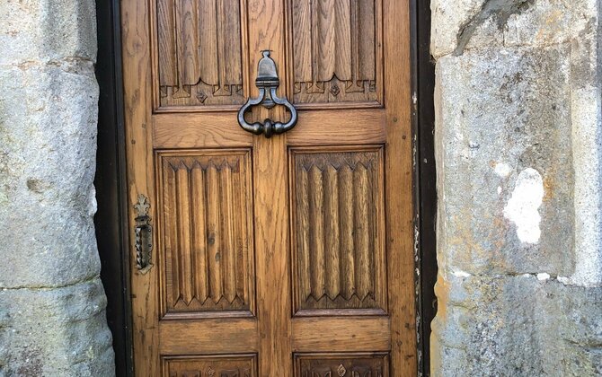 Restauration porte coté Nord Château Auzers AVANT /APRES