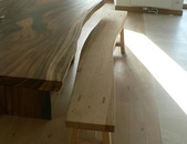table en saman (bois exotique) et banc en chêne