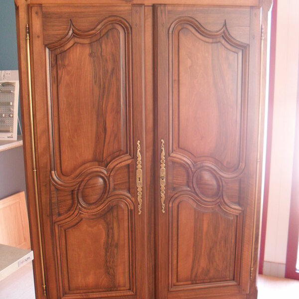 armoire en noyer massif- fabrication